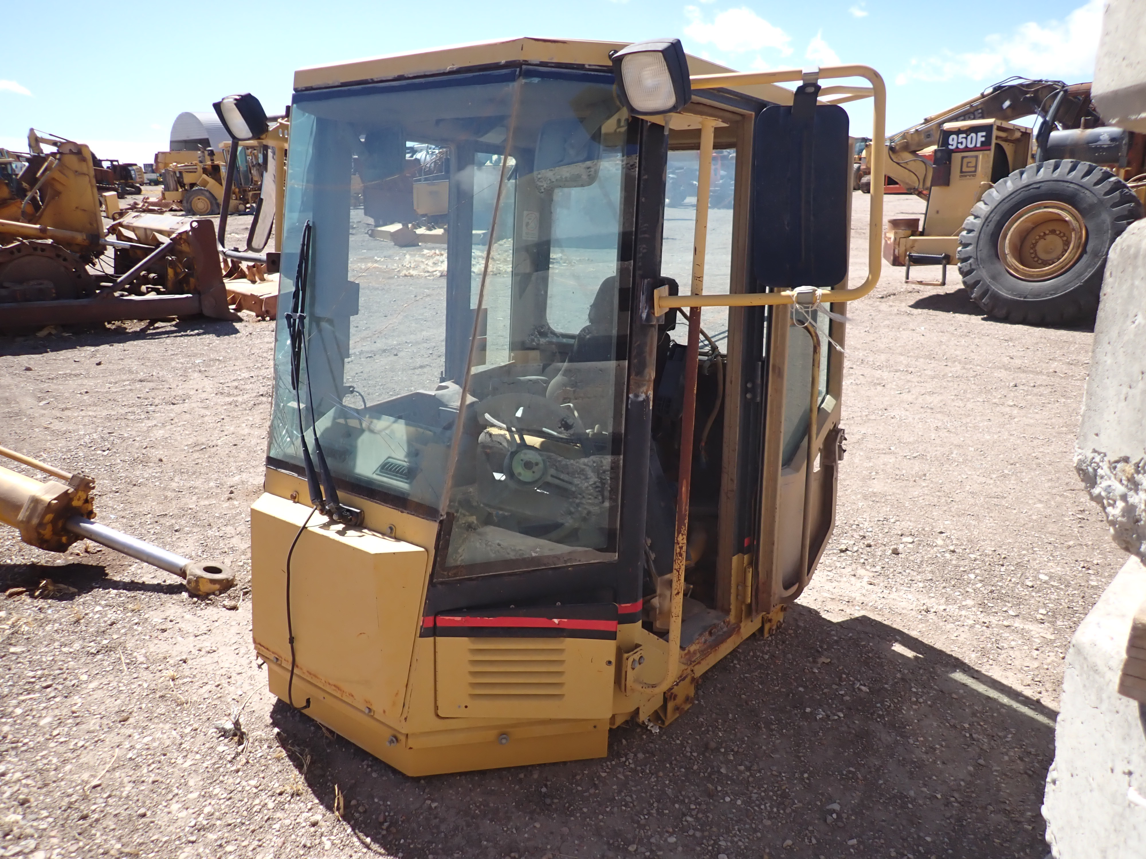 ./imagenes/INVOICE/2019/16290/CARGADOR FRONTAL CAT_950F PARA PARTES (37).JPG